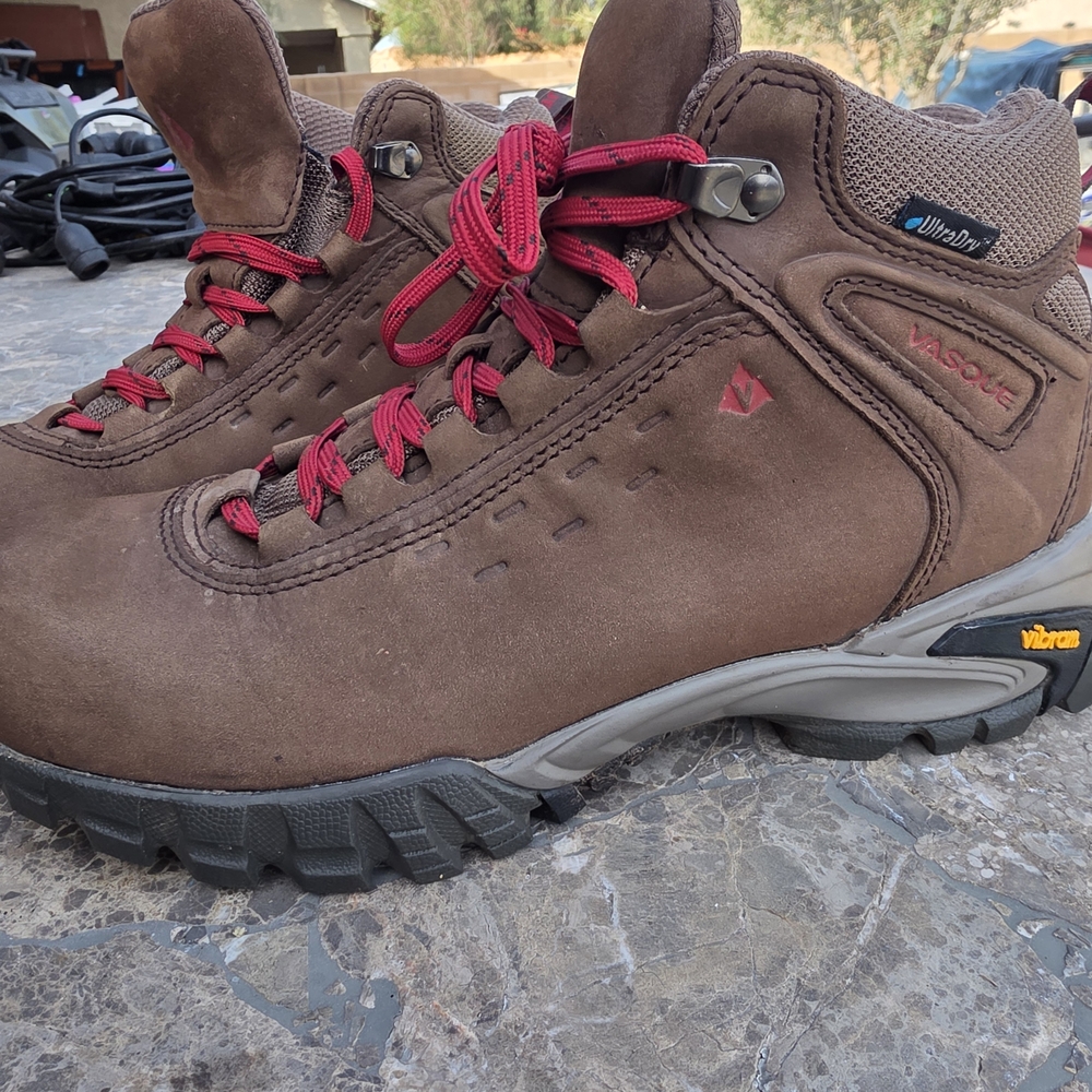 Vasque Men's Brown Boots with Red Laces